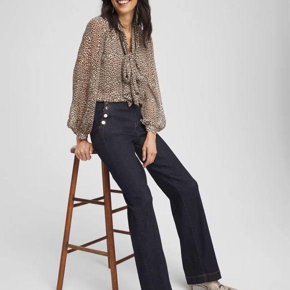 Chico’s Leopard Print Bow Tie Blouse Large - Picture 6 of 13